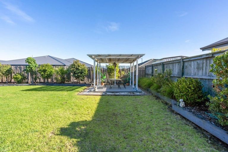 Photo of property in 42 Kowi Lakes Drive, One Tree Point, 0118