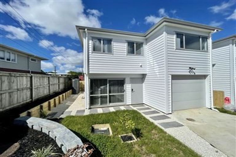 Photo of property in 271c Te Atatu Road, Te Atatu South, Auckland, 0610