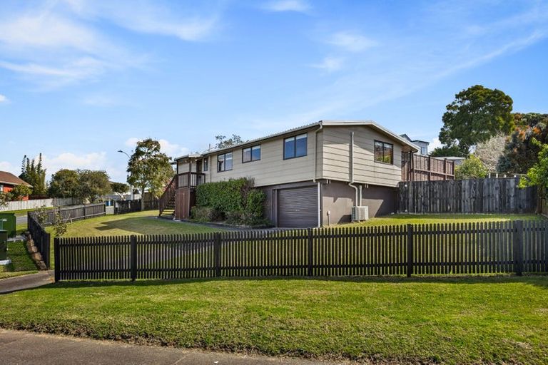 Photo of property in 5 Elizabeth Drive, West Harbour, Auckland, 0618