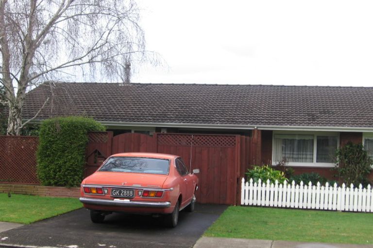 Photo of property in 2/9 Albert Street, Papakura, 2110