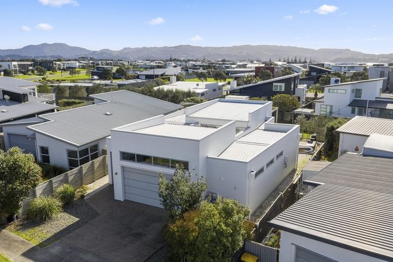 Photo of property in 7 Patiki Place, Omaha, 0986