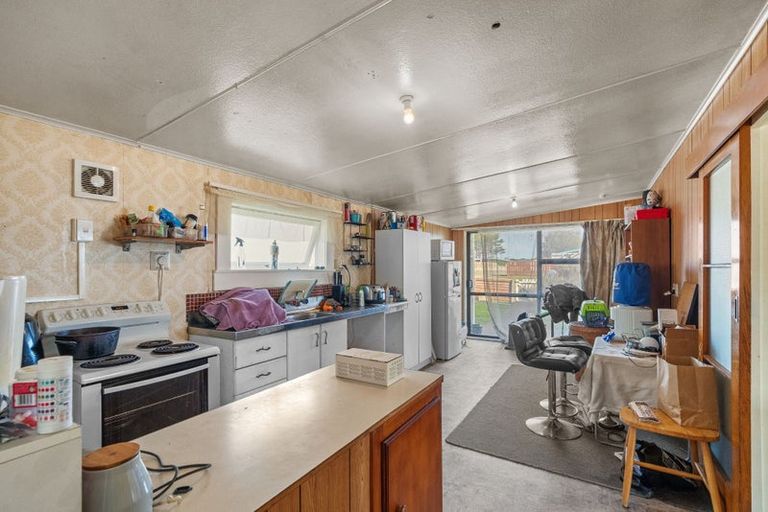 Photo of property in 9 Hennessy Street West, Foxton Beach, Foxton, 4815