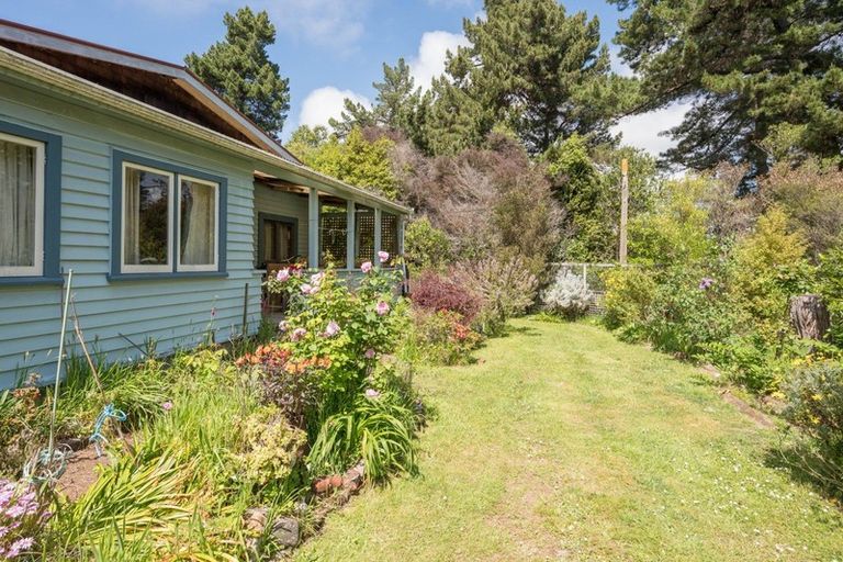 Photo of property in 258 Aporo Road, Tasman, Upper Moutere, 7173