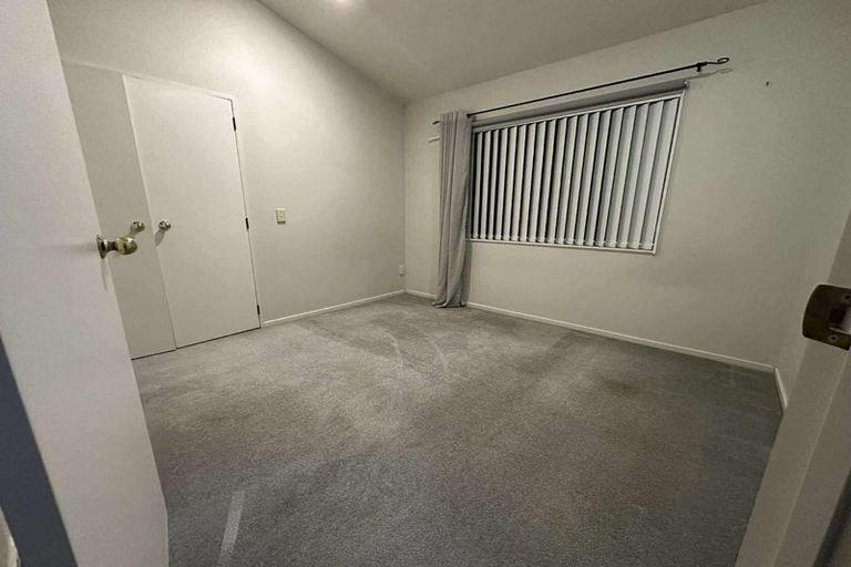 Photo of property in 2c Glen Road, Ranui, Auckland, 0612