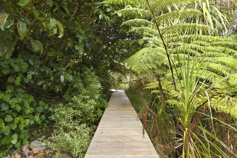 Photo of property in 132 Maui Pomare Road, Nikau Valley, Paraparaumu, 5032