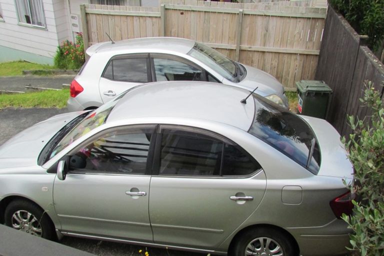 Photo of property in 1/20 Tetrarch Place, Totara Vale, Auckland, 0629