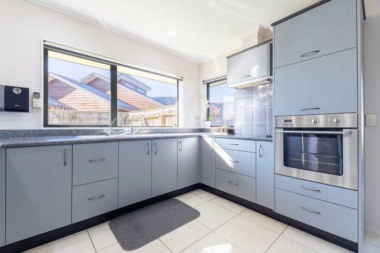 Photo of property in 33 Consort Close, Paraparaumu Beach, Paraparaumu, 5032