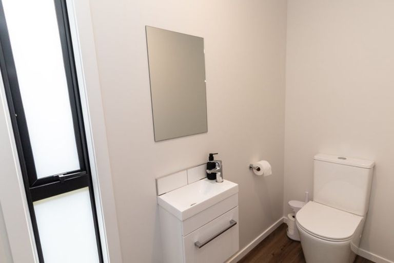 Photo of property in 41 Glanmire Road, Newlands, Wellington, 6037