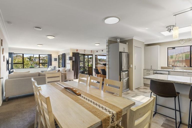 Photo of property in 2/15 Eastwood Rise, Browns Bay, Auckland, 0630