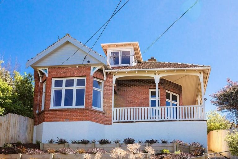 Photo of property in 10 Saint Heliers Court, Clyde Hill, Dunedin, 9011