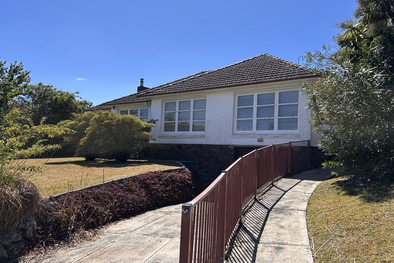 Photo of property in 9 Savoy Road, Glen Eden, Auckland, 0602