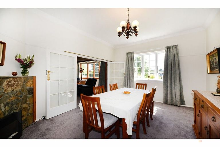 Photo of property in 17 Rhodes Street, Waimate, 7924