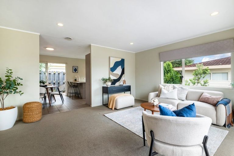 Photo of property in 1/44 Barbados Drive, Unsworth Heights, Auckland, 0632