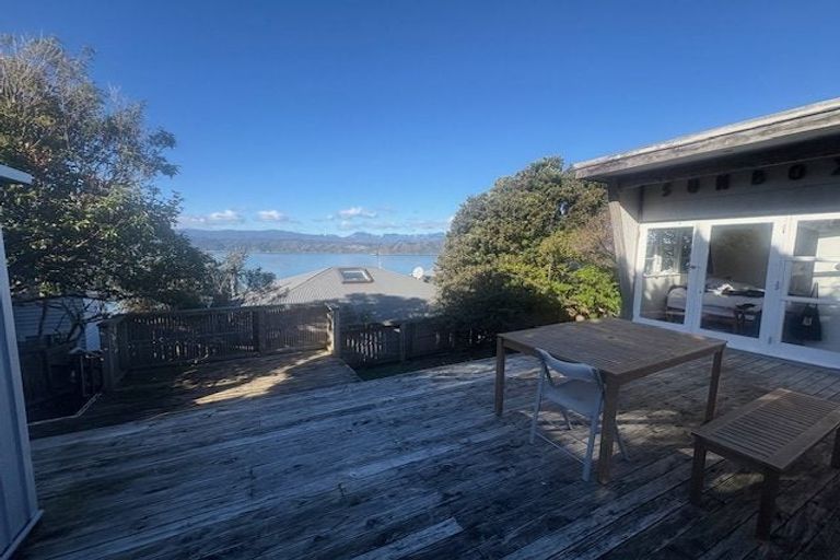 Photo of property in 15 Napier Street, Karaka Bays, Wellington, 6022