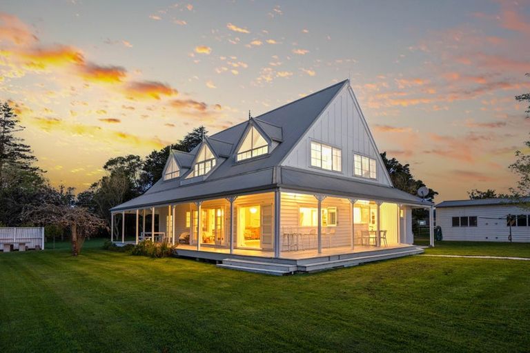 Photo of property in 161 Monument Road, Clevedon, 2582