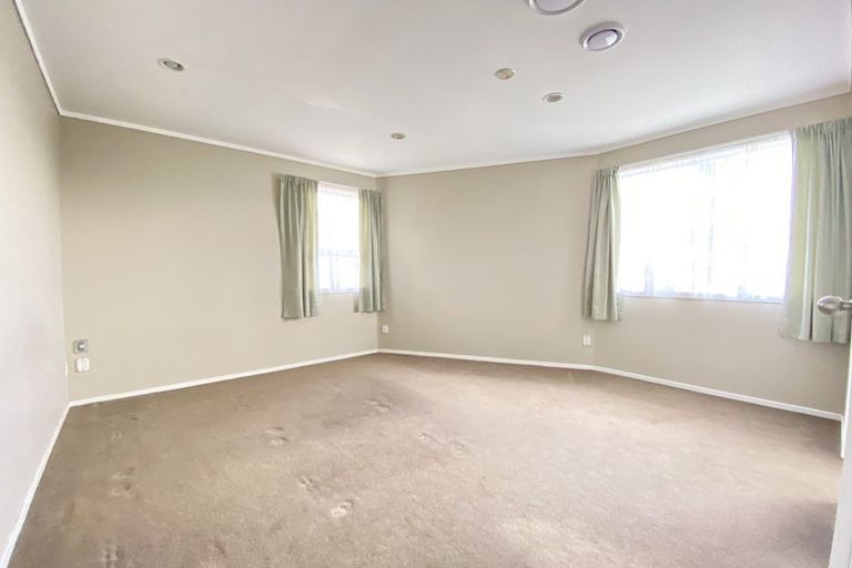 Photo of property in 43 Mack Place, Red Hill, Papakura, 2110