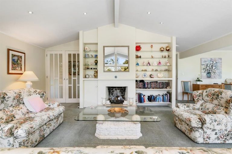 Photo of property in 19 Sylvan Park Avenue, Milford, Auckland, 0620