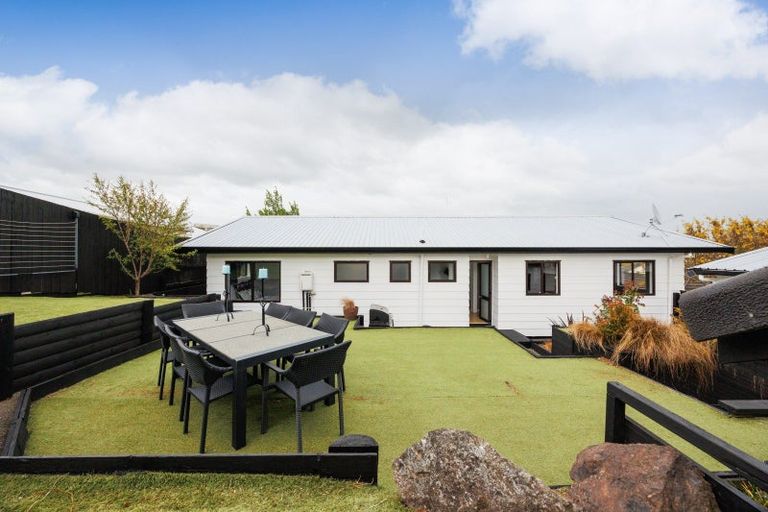 Photo of property in 43 Fraser Drive, Feilding, 4702