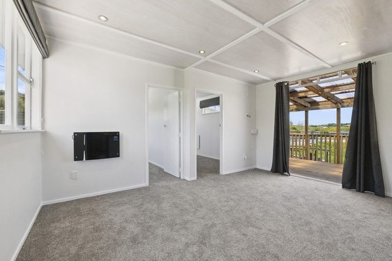 Photo of property in 21 Brigitte View, Snells Beach, 0920
