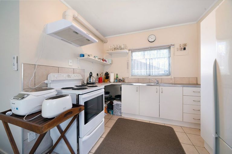 Photo of property in 1/8 Devon Street, Te Atatu South, Auckland, 0610