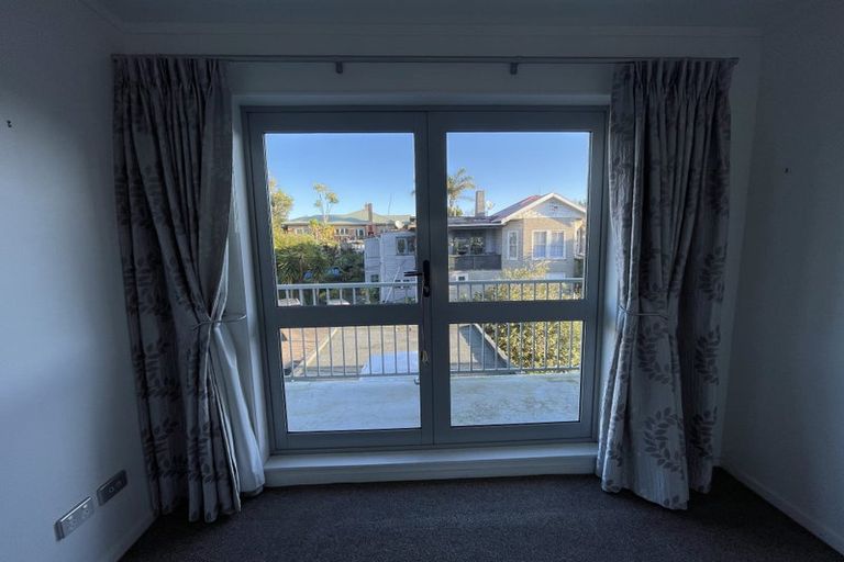 Photo of property in 325/26 Morningside Drive, Morningside, Auckland, 1025