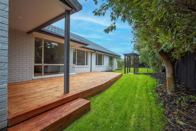 Photo of property in 4 Monterey Place, Parklands, Christchurch, 8083