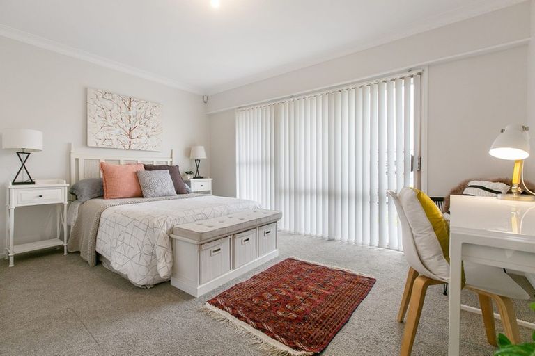 Photo of property in 1b Bowater Place, Manurewa, Auckland, 2102