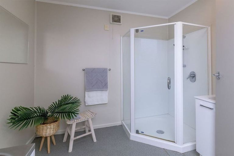 Photo of property in 6 Te Rauparaha Street, Otaki, 5512