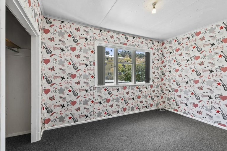 Photo of property in 19 Sunny Grove, Wainuiomata, Lower Hutt, 5014