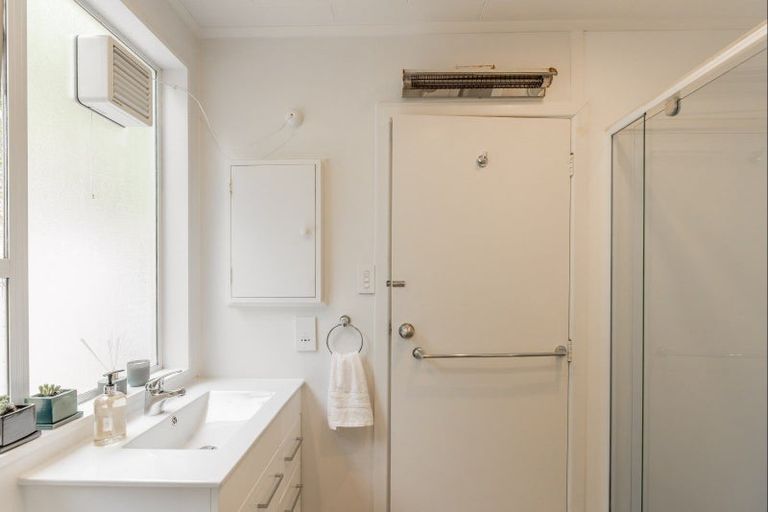 Photo of property in 82b Raumati Road, Raumati Beach, Paraparaumu, 5032