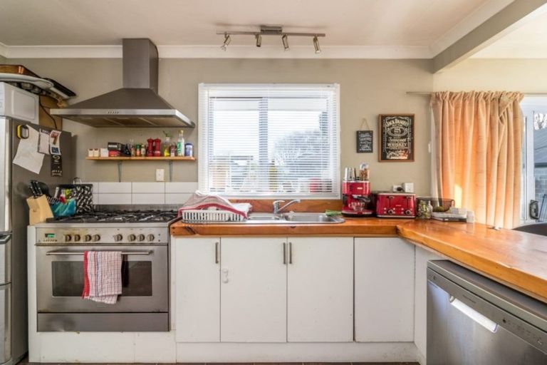 Photo of property in 7 Pinehurst Crescent, Russley, Christchurch, 8042