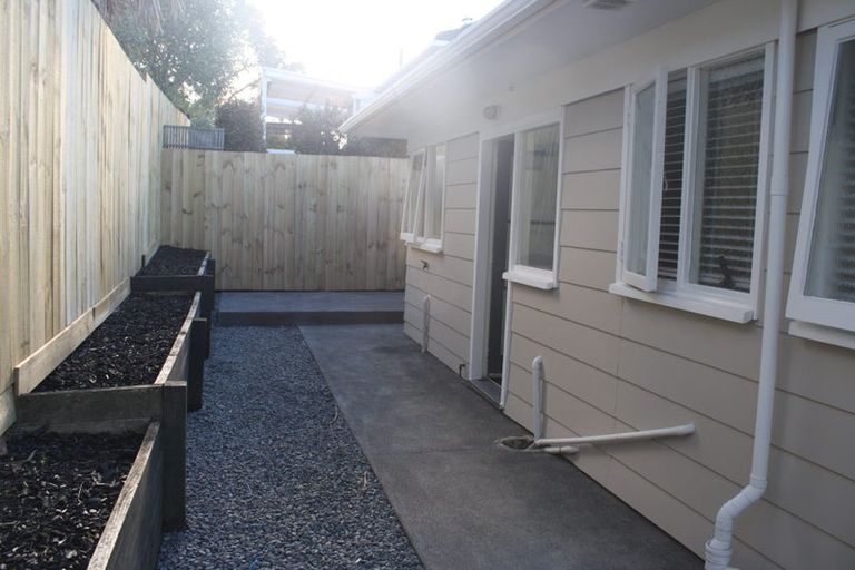 Photo of property in 2/119 Nile Road, Milford, Auckland, 0620