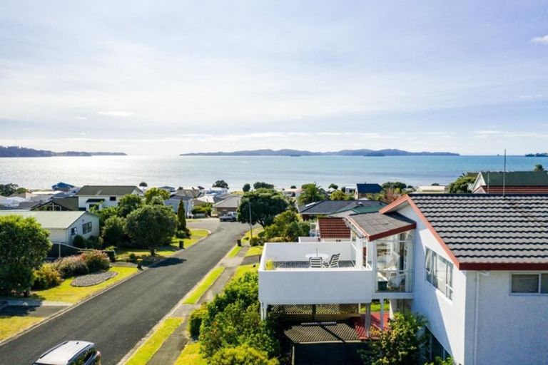 Photo of property in 8 Merehai Place, Snells Beach, 0920