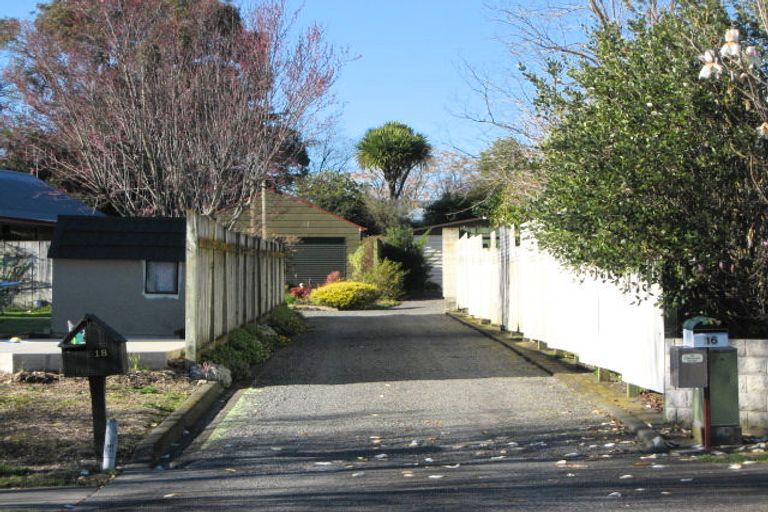 Photo of property in 18 Kaweka Place, Havelock North, 4130