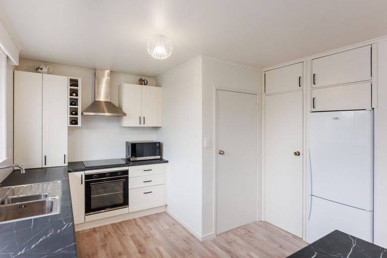 Photo of property in 27 Parkland Crescent, Terrace End, Palmerston North, 4410