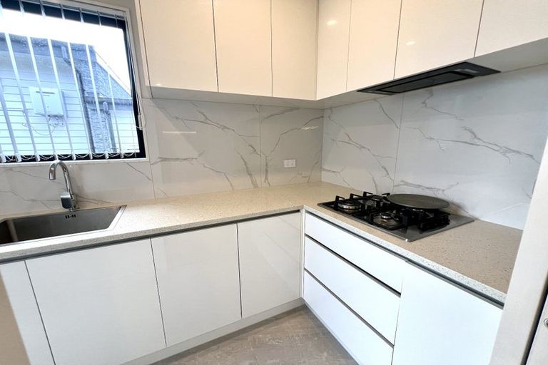 Photo of property in 10 Rossbeg Lane, Flat Bush, Auckland, 2019