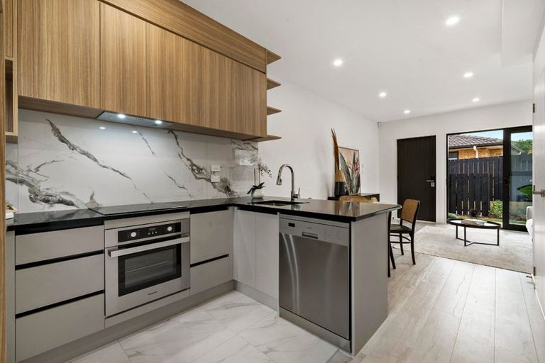 Photo of property in 4/39 Brandon Road, Glen Eden, Auckland, 0602