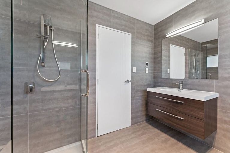 Photo of property in 1 Parkview Drive, Gulf Harbour, Whangaparaoa, 0930