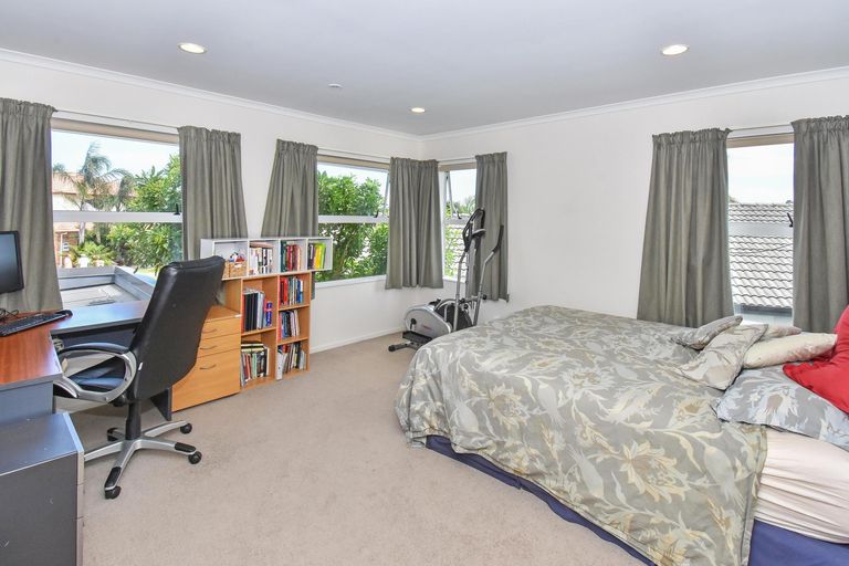 Photo of property in 7 Stranraer Crescent, Wattle Downs, Auckland, 2103