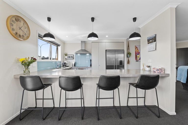 Photo of property in 2 Wentworth Lane, Waiwhakaiho, New Plymouth, 4312