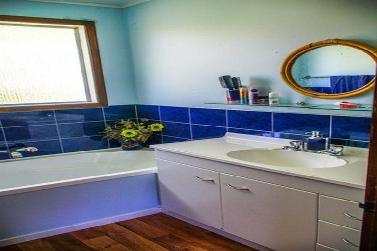 Photo of property in 37 Wakefield Street, Westport, 7825