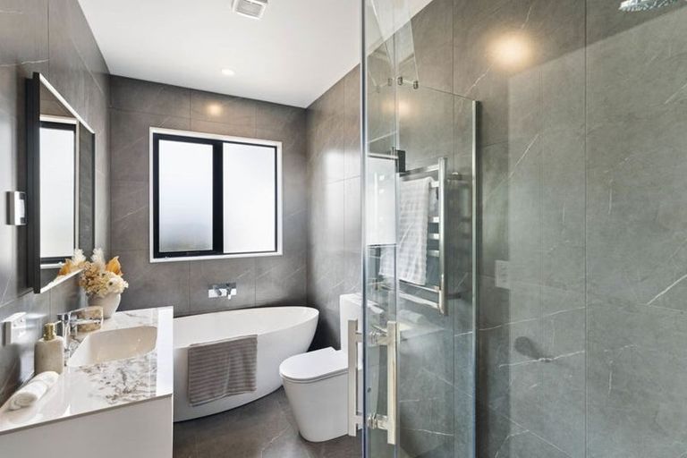 Photo of property in 51 Emerald Avenue, Rosehill, Papakura, 2113