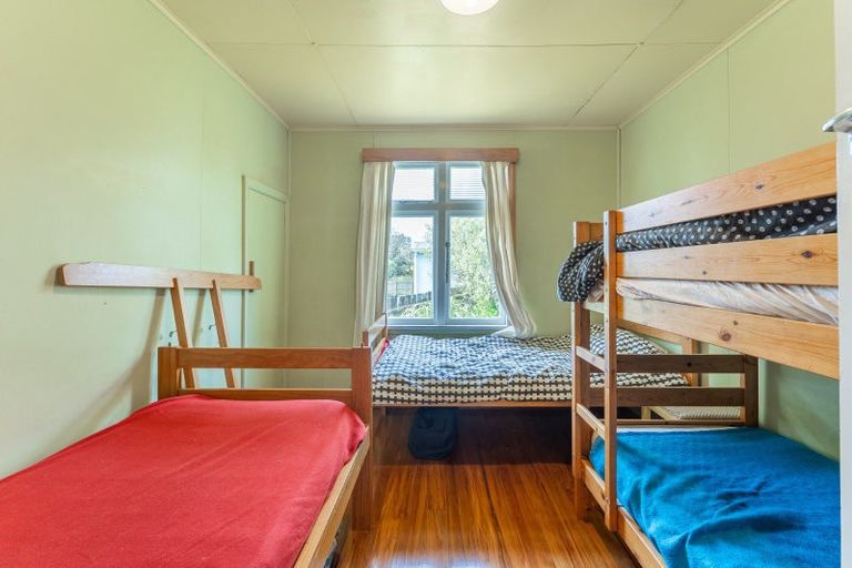 Photo of property in 15 Drake Street, Waikawa Beach, Manakau, 5573