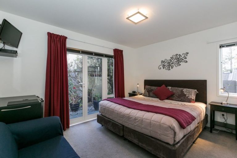 Photo of property in 3 Hikanui Drive, Havelock North, 4130