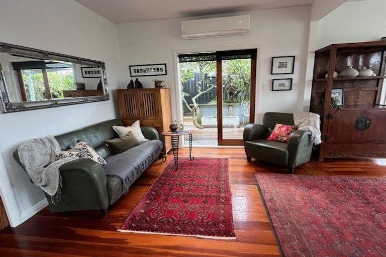 Photo of property in 7 Pah Road, Cockle Bay, Auckland, 2014