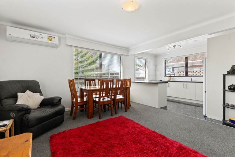 Photo of property in 2/5 Norfolk Place, Papatoetoe, Auckland, 2025