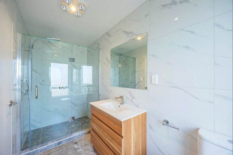 Photo of property in 7 Kikorangi Drive, Wainui, 0992