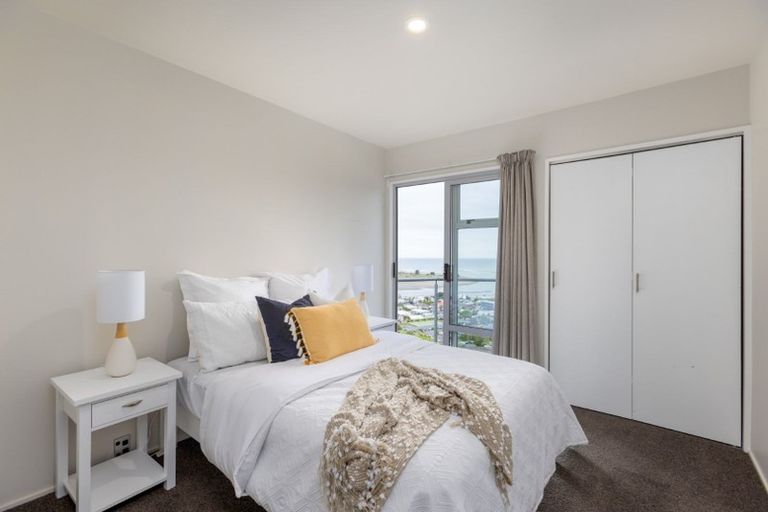 Photo of property in 16 Glendevere Terrace, Redcliffs, Christchurch, 8081