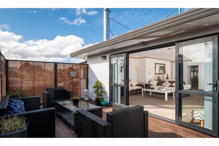 Photo of property in 13 Zefiro Drive, Massey, Auckland, 0614