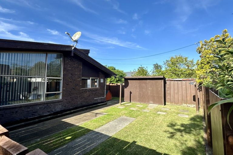 Photo of property in 4/135 Parrs Cross Road, Glen Eden, Auckland, 0612